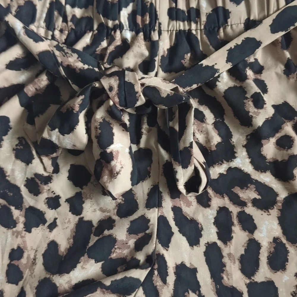 SHEIN High Waist Leopard Shorts - Picture 2 of 5